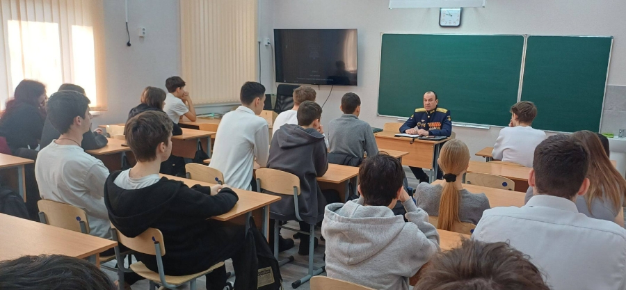Ветеран СВО Лев Глазков встретился со школьниками Майкопа